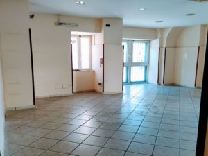 Locale commerciale in affitto